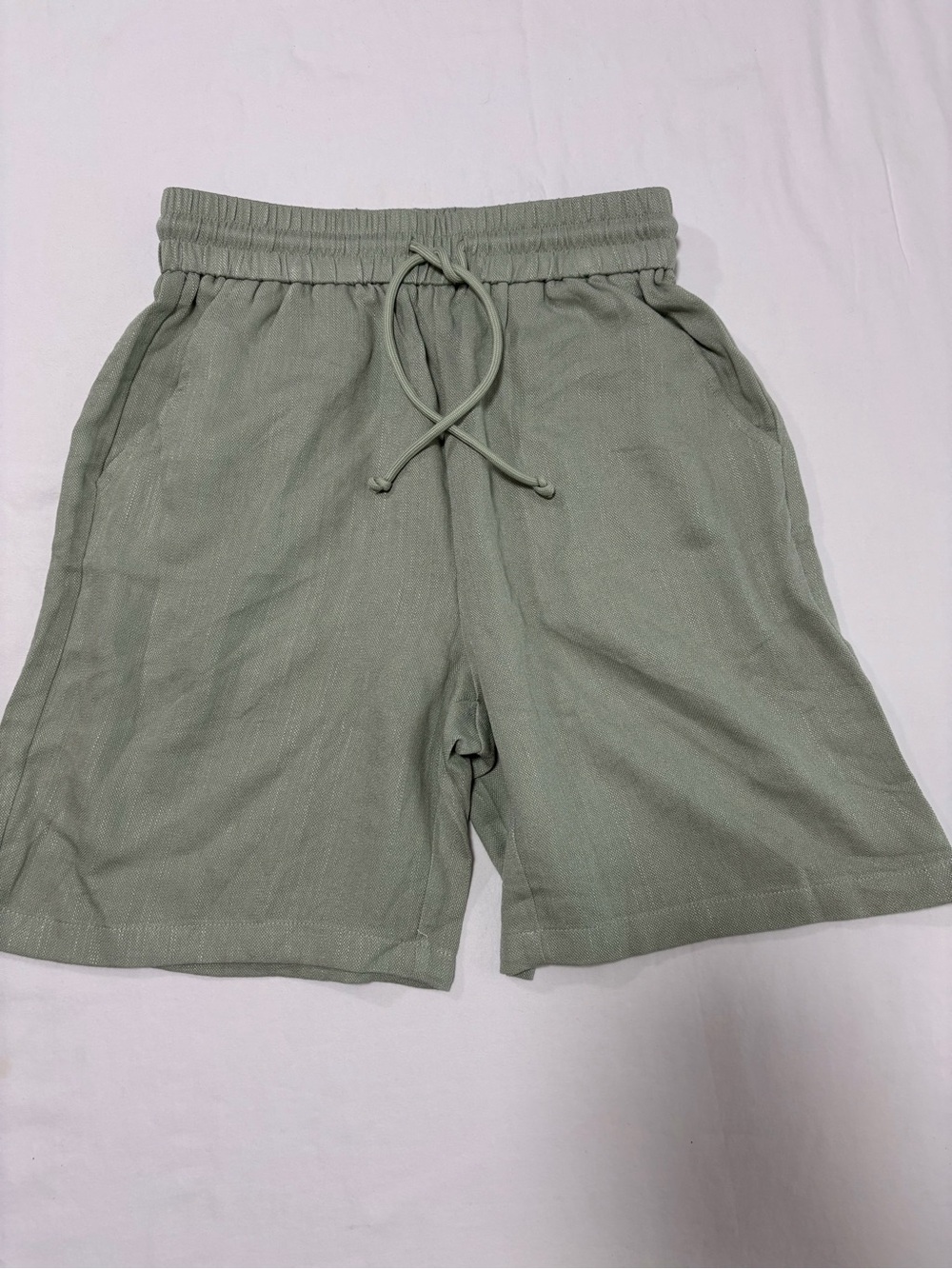 HALARA Women's Drawstring Shorts in Sage Green